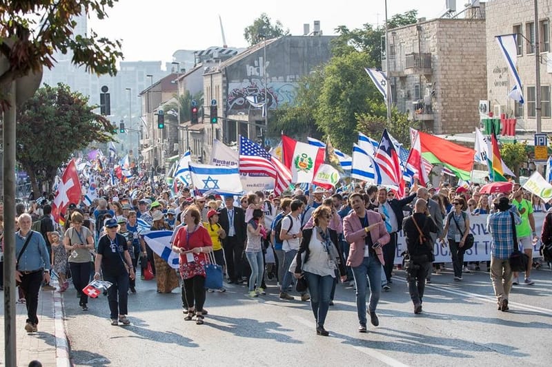 MARCHE DES NATIONS A JERUSALEM MARANATHA IN THE GLORY