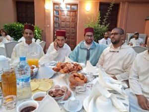 الطائفة اليهودية بالمغرب تنظم إفطارا جماعيا بالمعبد اليهودي بمراكش + صور
