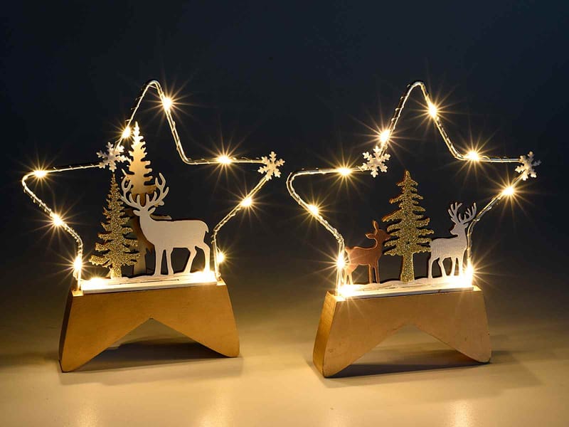 Toile Lumineuse Leds Avec D Cor Cerf Et Sapins Sur Socle En Bois