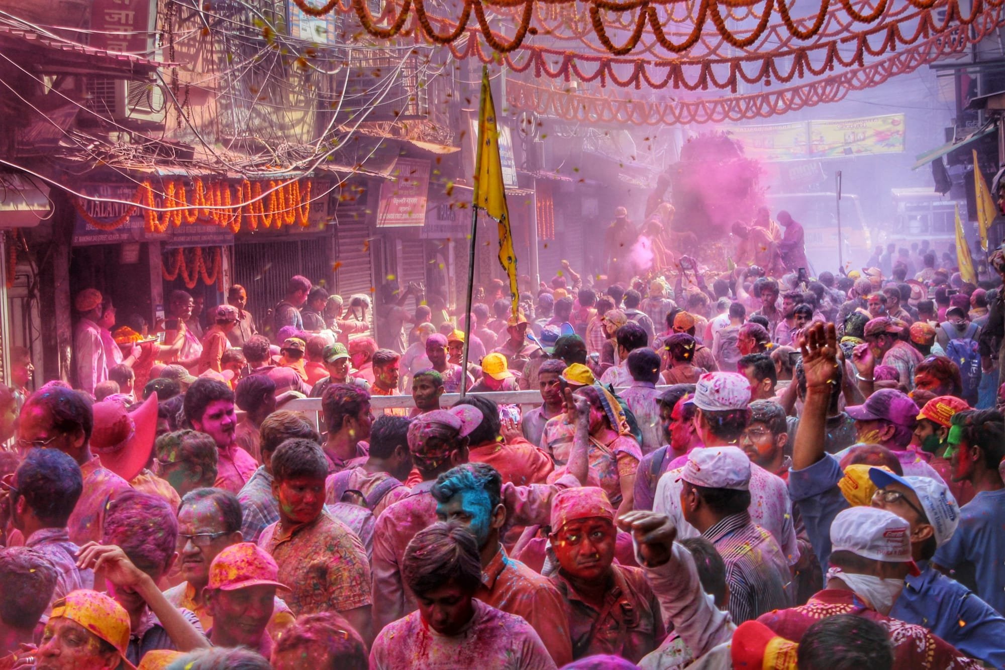 Celebrate Holi happily with Rashi-linked colours