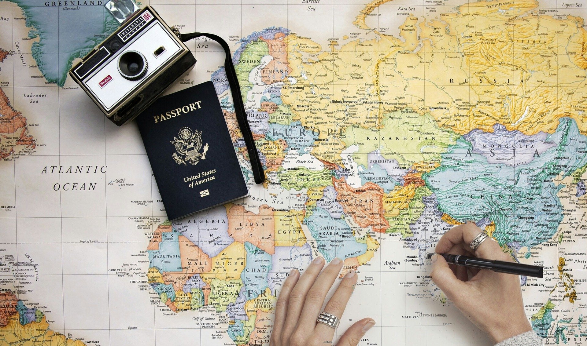 如果你有多本护照要怎么使用？出入境盖章服务