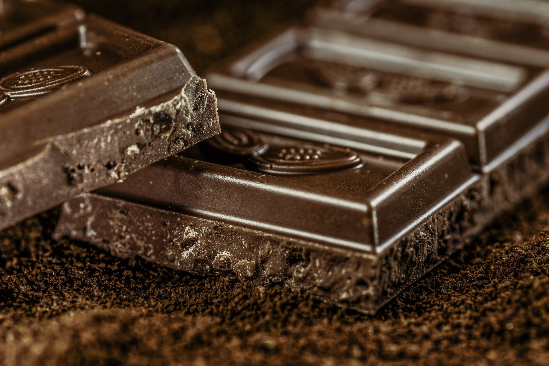 4 فوائد مثبتة علميا للشوكولاتة الداكنة وأفضل طريقة لتناولها