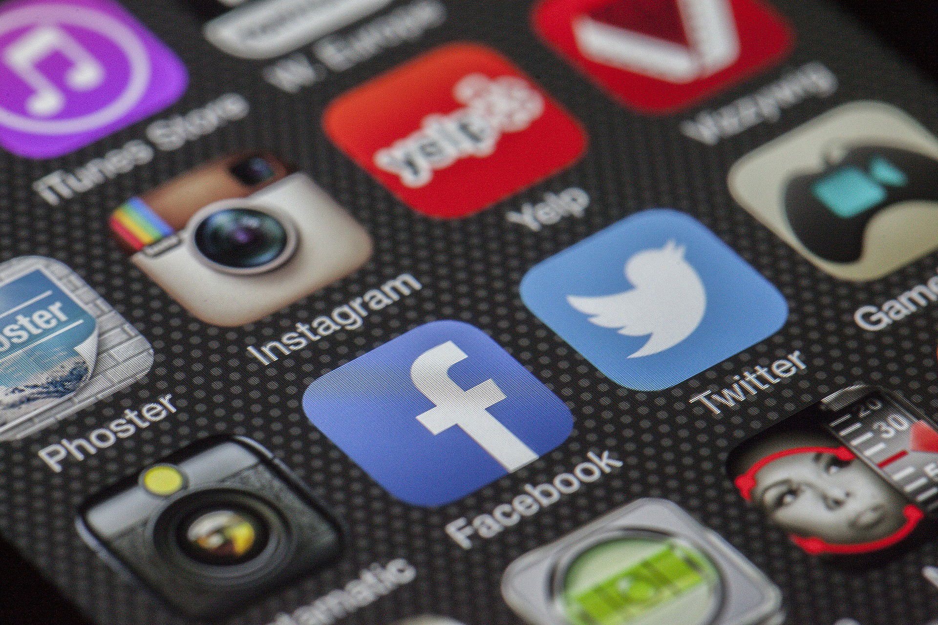 Five Best Social Media Marketing Tools