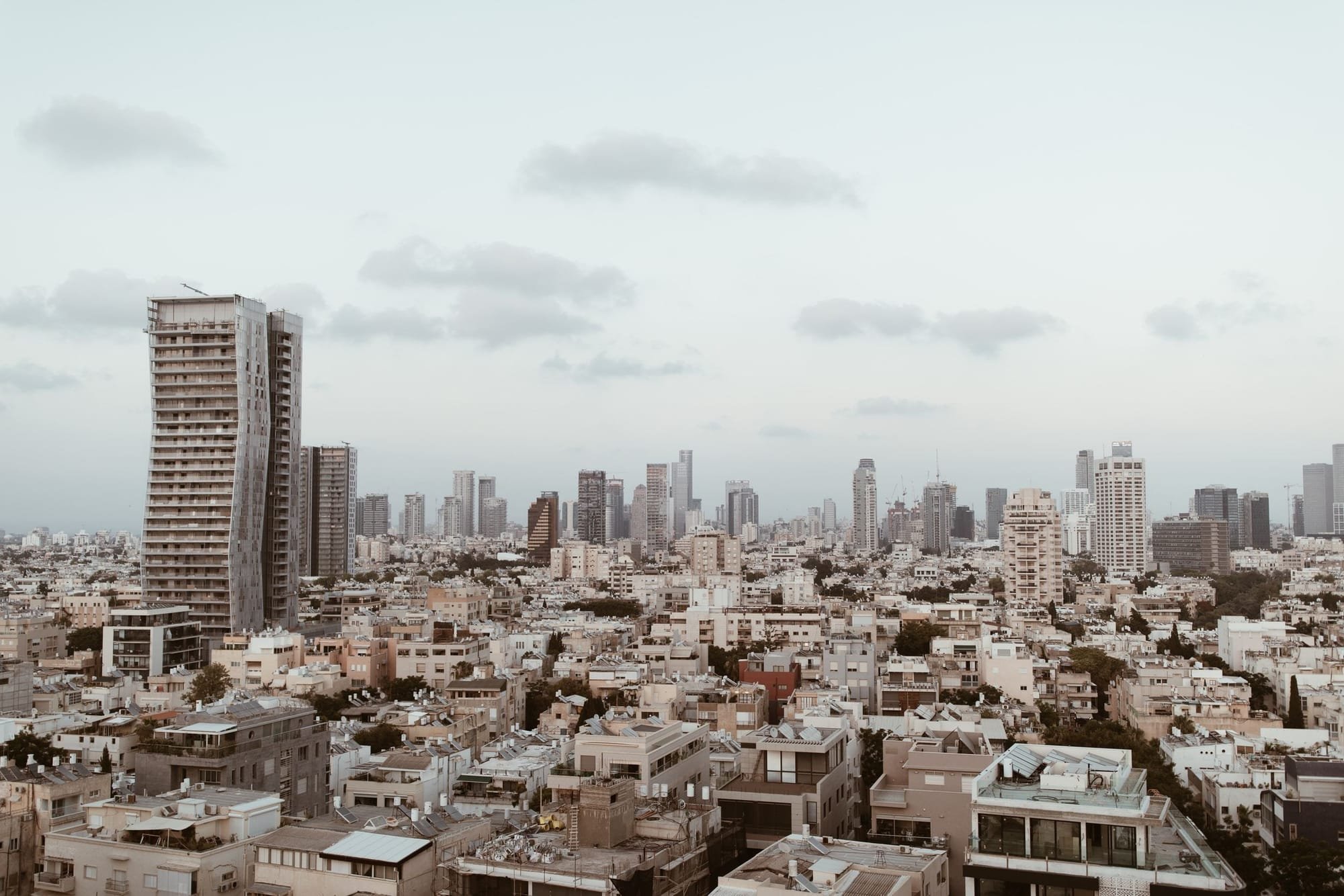 למה חשוב שכל עסקת נדל"ן בעיר תל אביב תלווה בשמאי מקרקעין מוסמך?