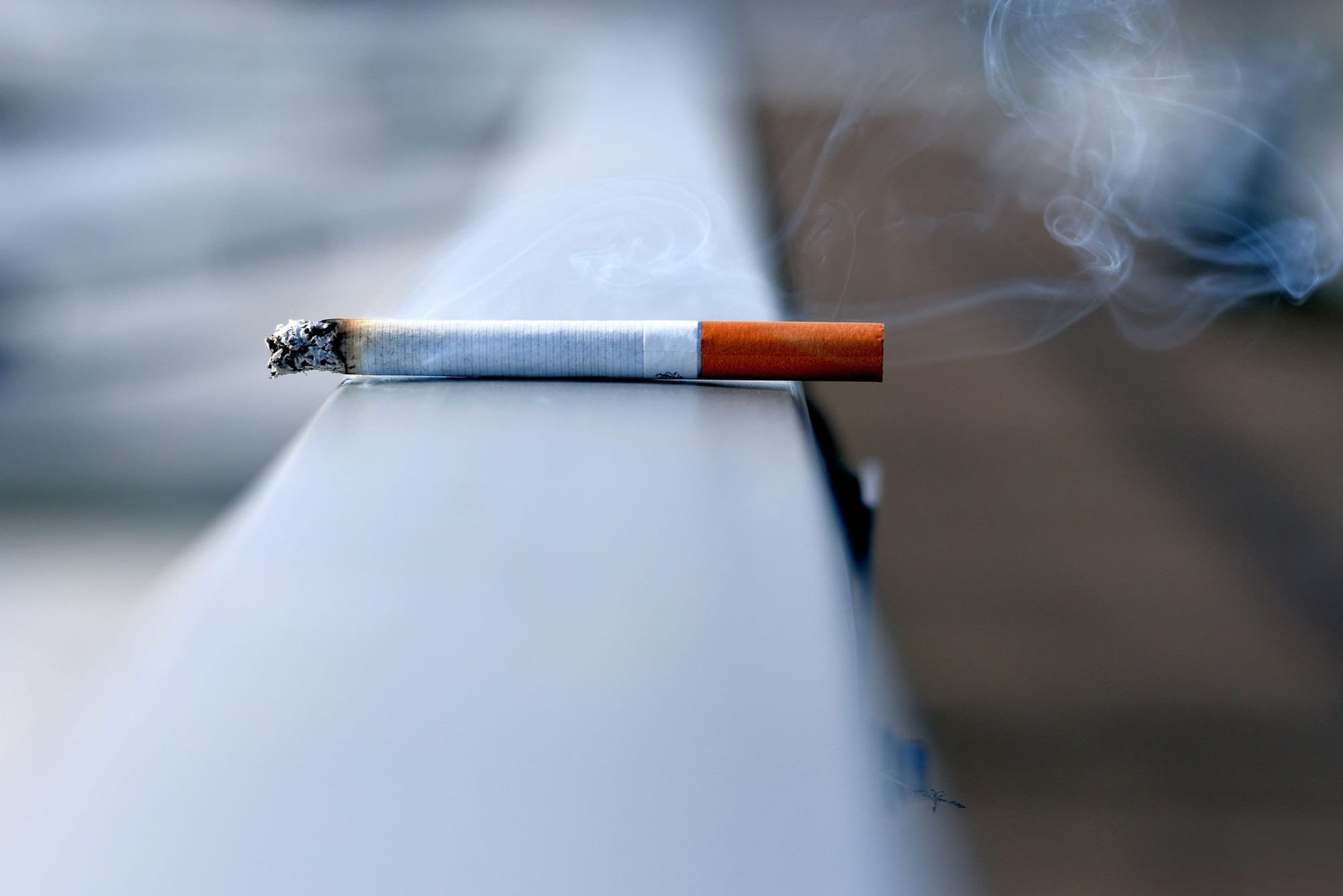 التدخين وكورونا.. العلماء يكتشفون الرابط "أخيرا"