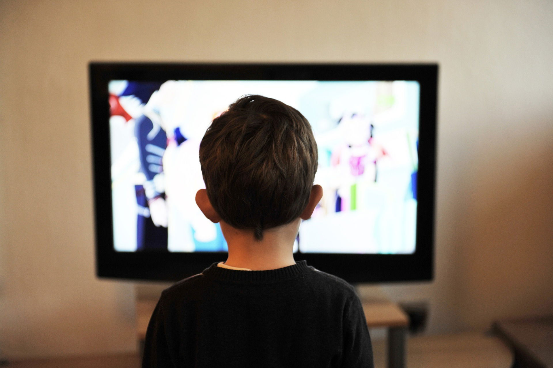 ما تأثير إعلانات الوجبات السريعة على الأطفال؟