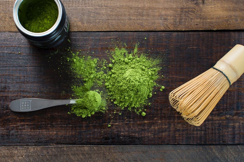 Panna cotta matcha et coulis framboise