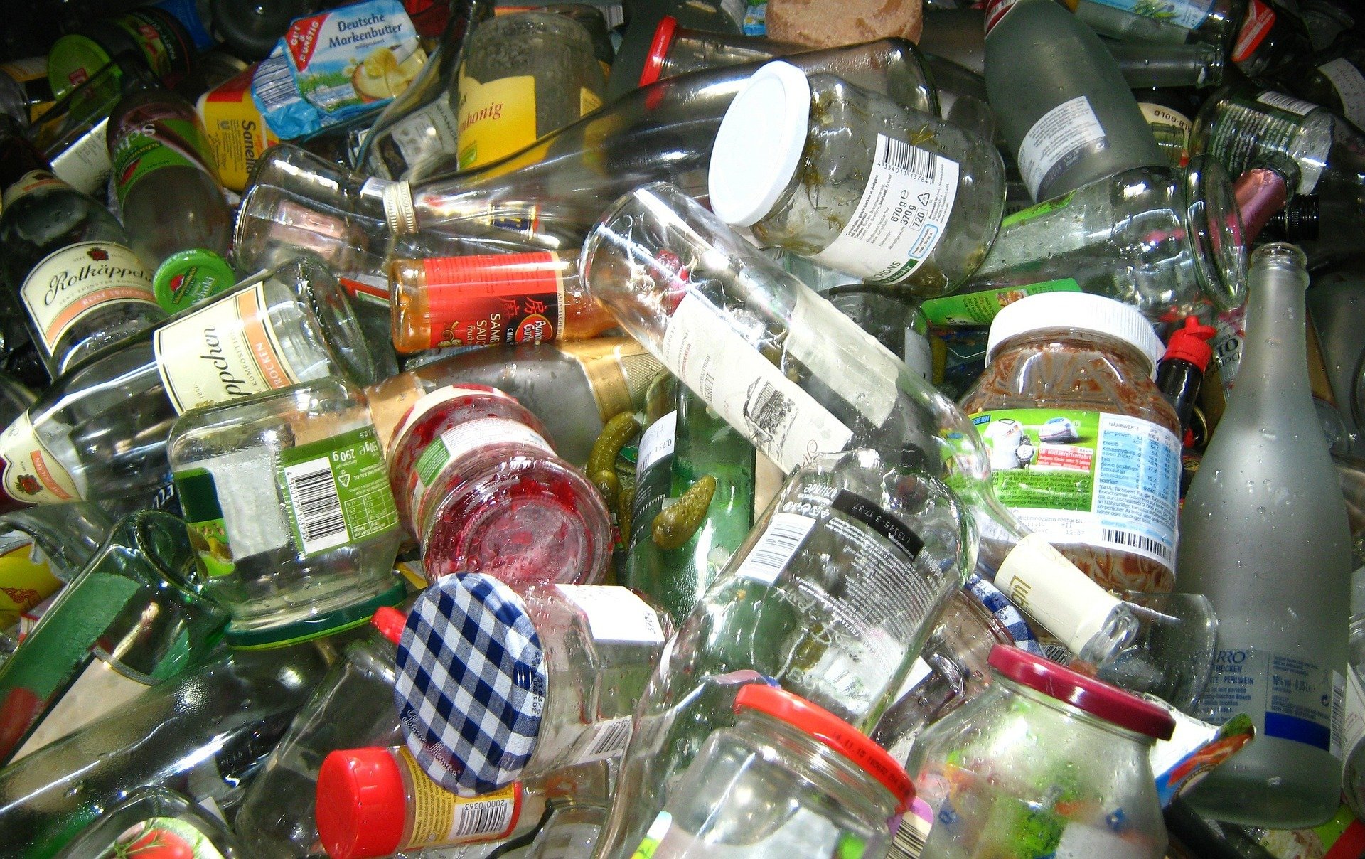 العبوات الزجاجية أسواء 4 مرات فى استخدامها من البلاستيك على الصحة والبيئة