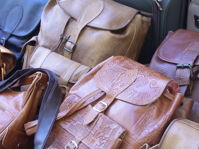 Fabrication de sacs a main avec des matières recyclables