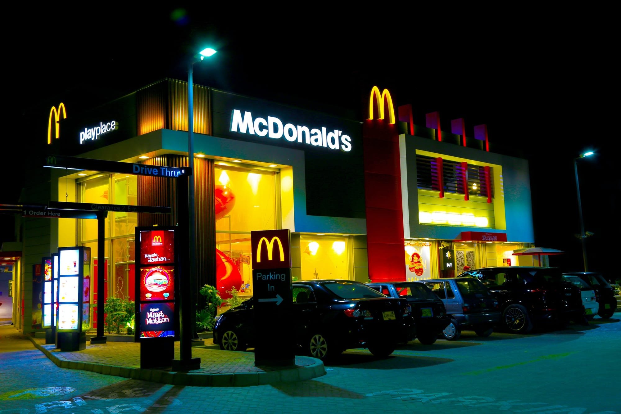 Reprint. How did the channel of hate Ohio and Black Folk miss this? Valley’s Washington to sue McDonald’s in civil rights claim.