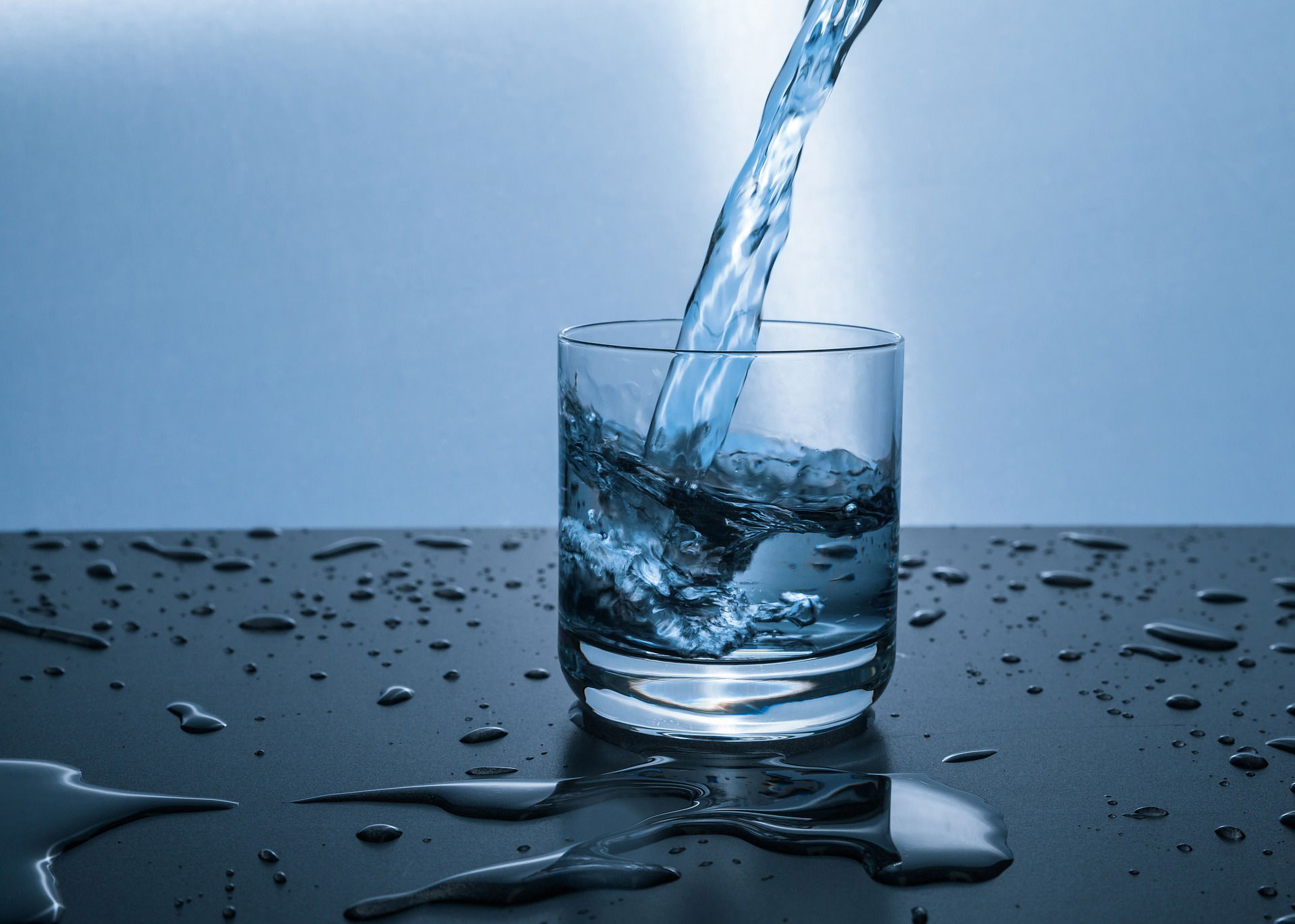 مياه الشرب المعبأة والمعدنية.. ما الفرق بينهما؟