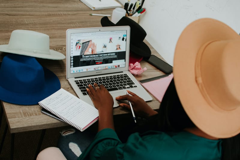 Comment obtenir un emploi dans une ONG en travaillant à domicile (guide complet) PAGES