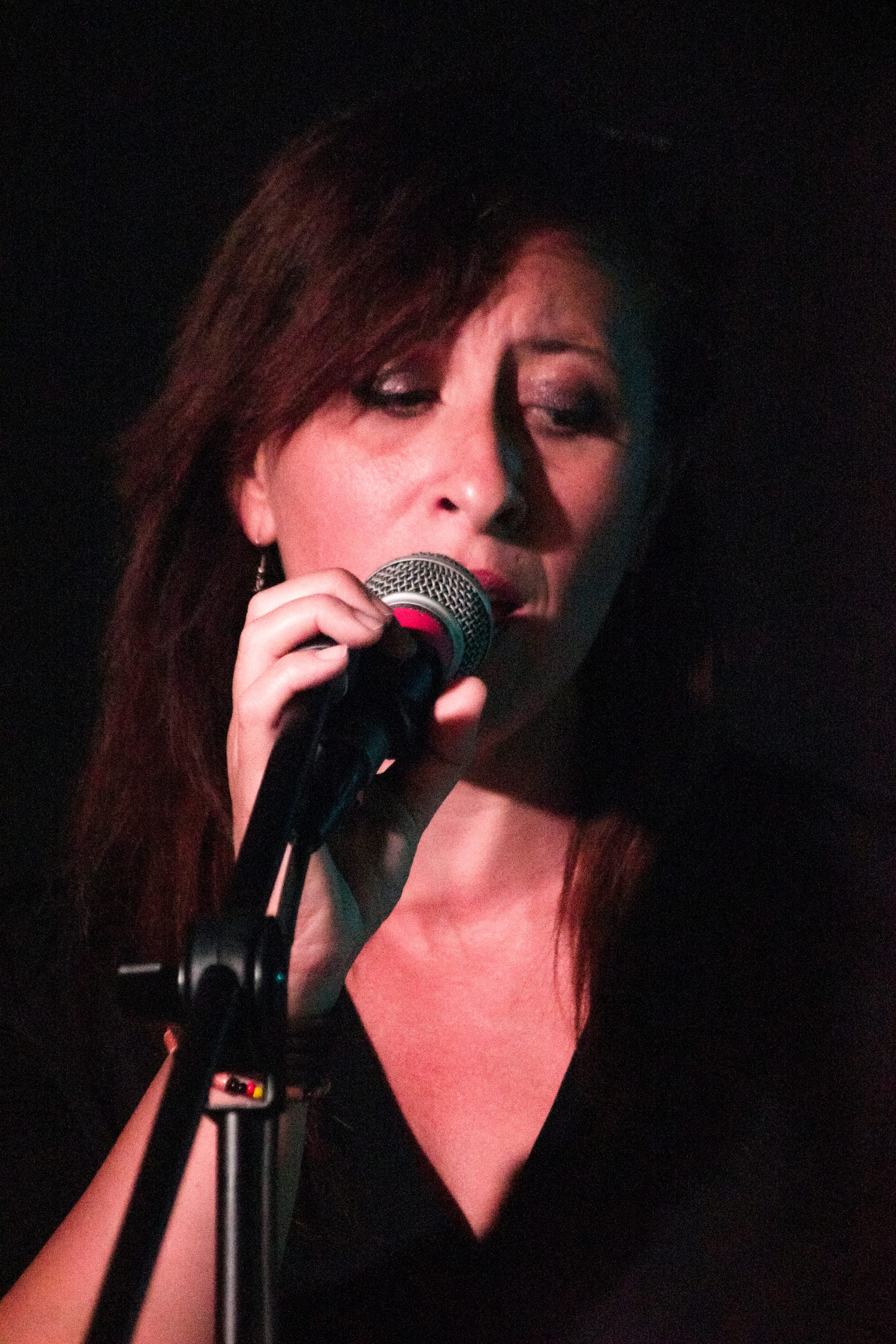 Lala Gabarth (vocals, cello)