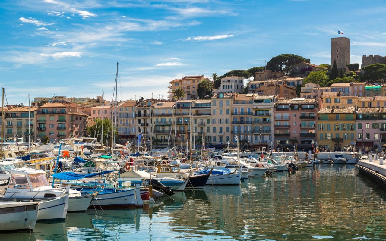 Harbour in front of the old town of Cannes