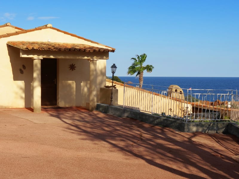 Main entrance to Villa La Cigale