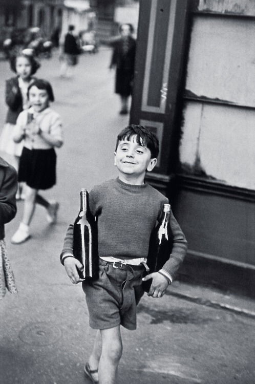 Henri Cartier-Bresson - Rue Mouffetard, France, Paris 1954