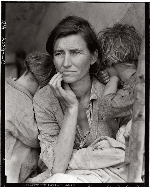 Dorothea Lange - Migrant Mother, destitute pea pickers living in tent in migrant camp, Nipomo, California 1936