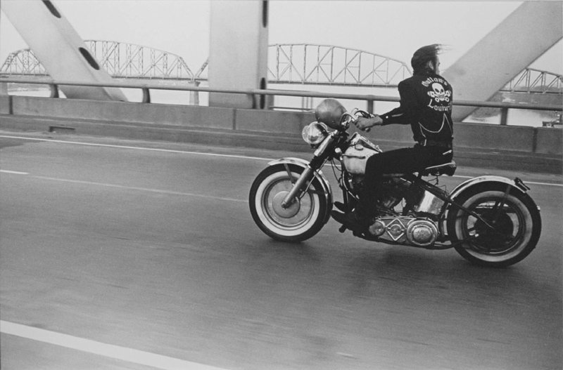 Danny Lyon - Crossing the Ohio, Louisville, Kentucky 1966