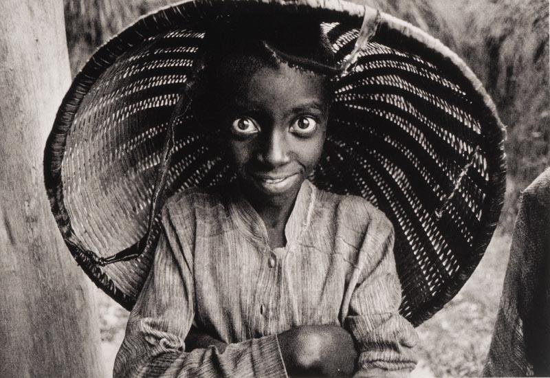 Sebastiao Salgado - Child worker at the mata tea plantation, Rwanda 1991