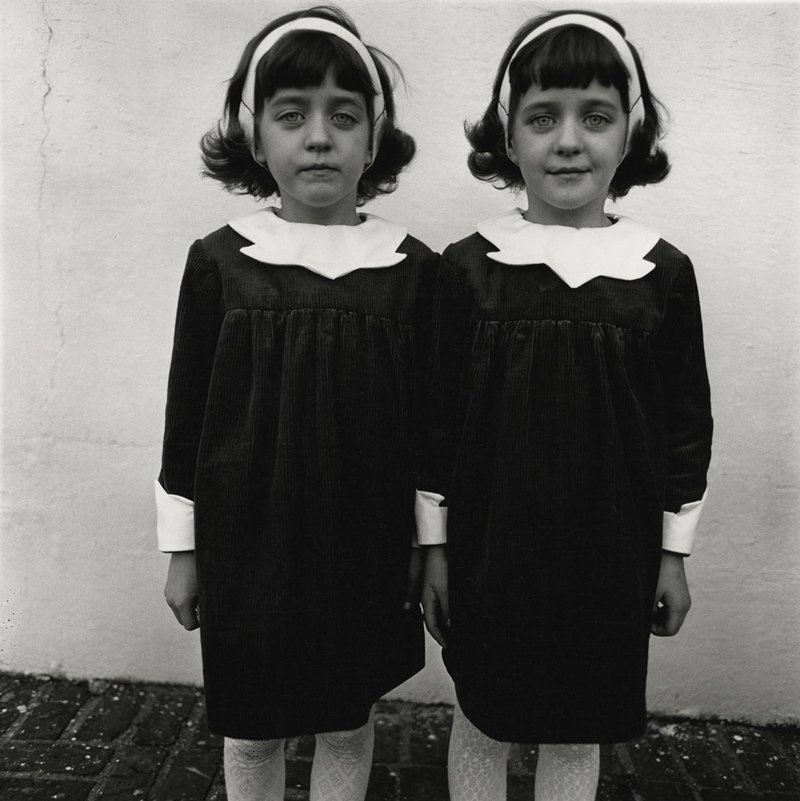 Diane Arbus - Identical twins, Roselle, New Jersey 1967