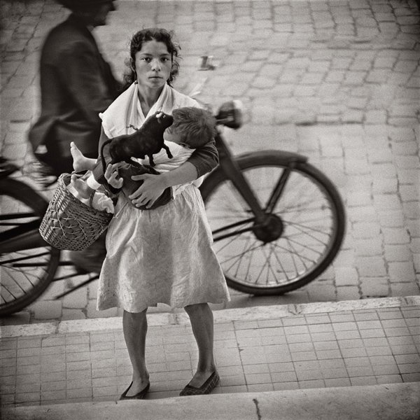 Jerome Liebling - Mother and child, Malaga, Spain 1966