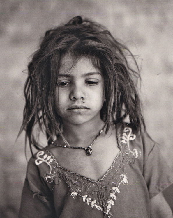 Fazal Sheikh - Labhuben, child bride, Chandigarh, India 2007