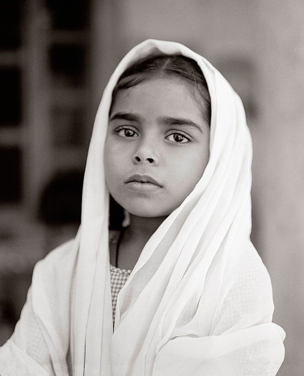 Fazal Sheikh - Gulafshah, Muslim girls boarding school, Ahmedabad, India 2007