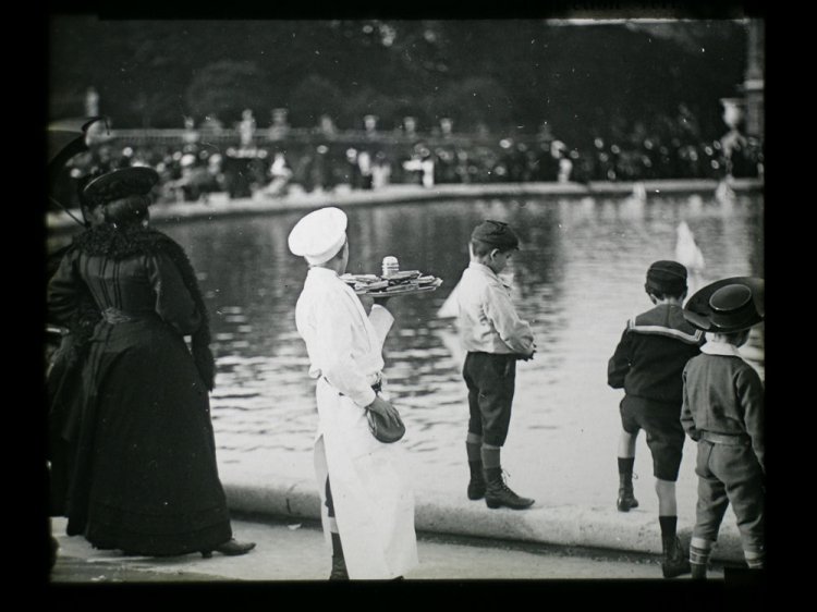 Louis Vert - Pâtissier ambulant, bassin du jardin du Luxembourg, Paris (1900-1906)