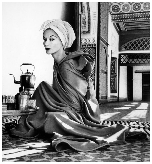 Irving Penn - Lisa Fonssagrives, Bahia Palace, Marrakech, Morocco 1951