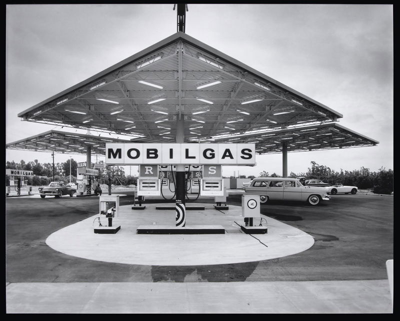 Julius Shulman - Mobil station 2, Smith & Williams 1956