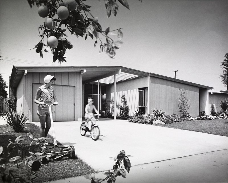 Julius Shulman - Pardee Portrait Forever House, Fullerton, California 1955