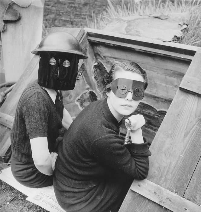 Lee Miller - Women with fire masks, London 1941