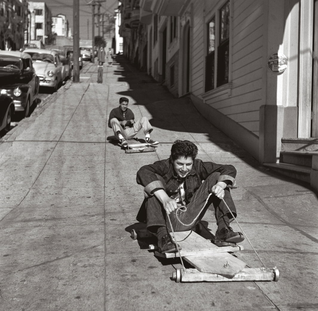 Fred Lyon - Boys on coasters, North Beach, San Francisco 1953