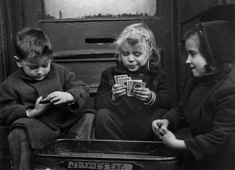 Ruth Orkin - The card players, NYC 1955