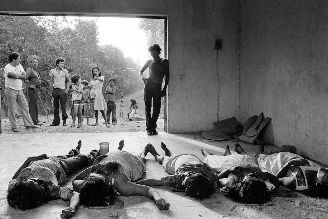 Chris Steele-Perkins - Death Squad victims dumped at a cemetery, El Salvador 1981
