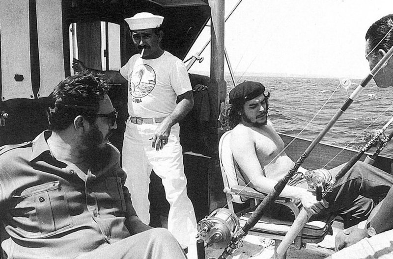 Alberto Korda - Che Guevara and Fidel castro on a fishing trip, 1960