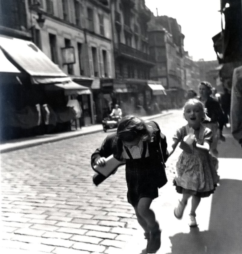 Louis Stettner - Rue des Martyrs, Paris 1951