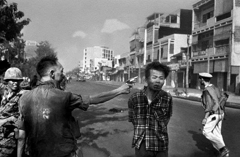 Eddie Adams - Exécution du Viêt-Cong, Nguyen Van Lem par le général Nguyen Ngoc Loan, chef de la police sud-vietnamienne, Saigon 1968