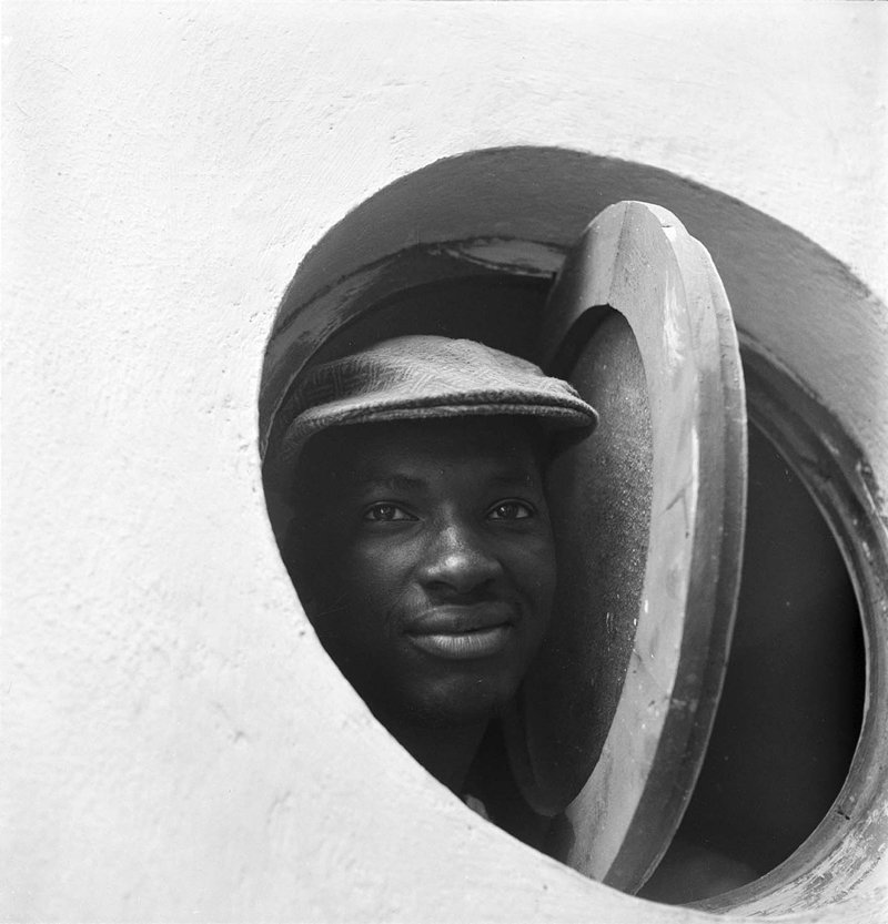 Denise Colomb - Portrait dans un hublot, Haïti 1948