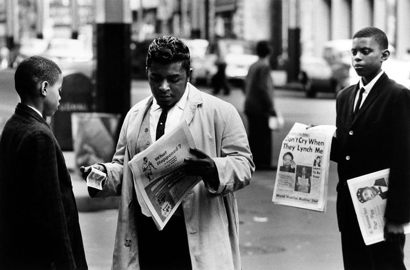 Gordon Parks - Muslim boys selling newspaper, 1963