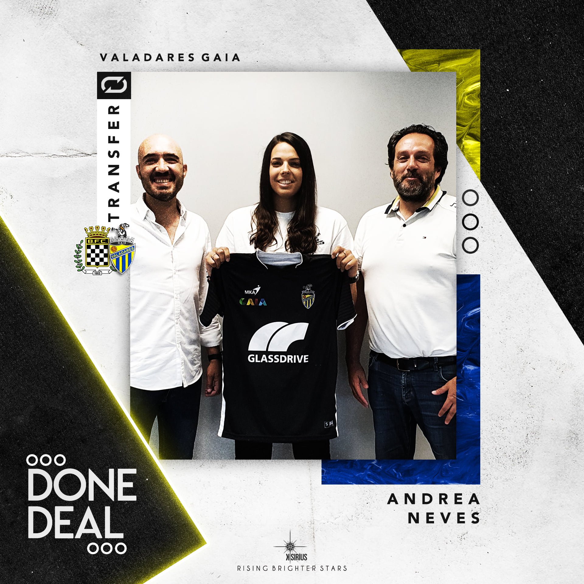 Signing: Andrea Neves with Valadares Gaia F.C.