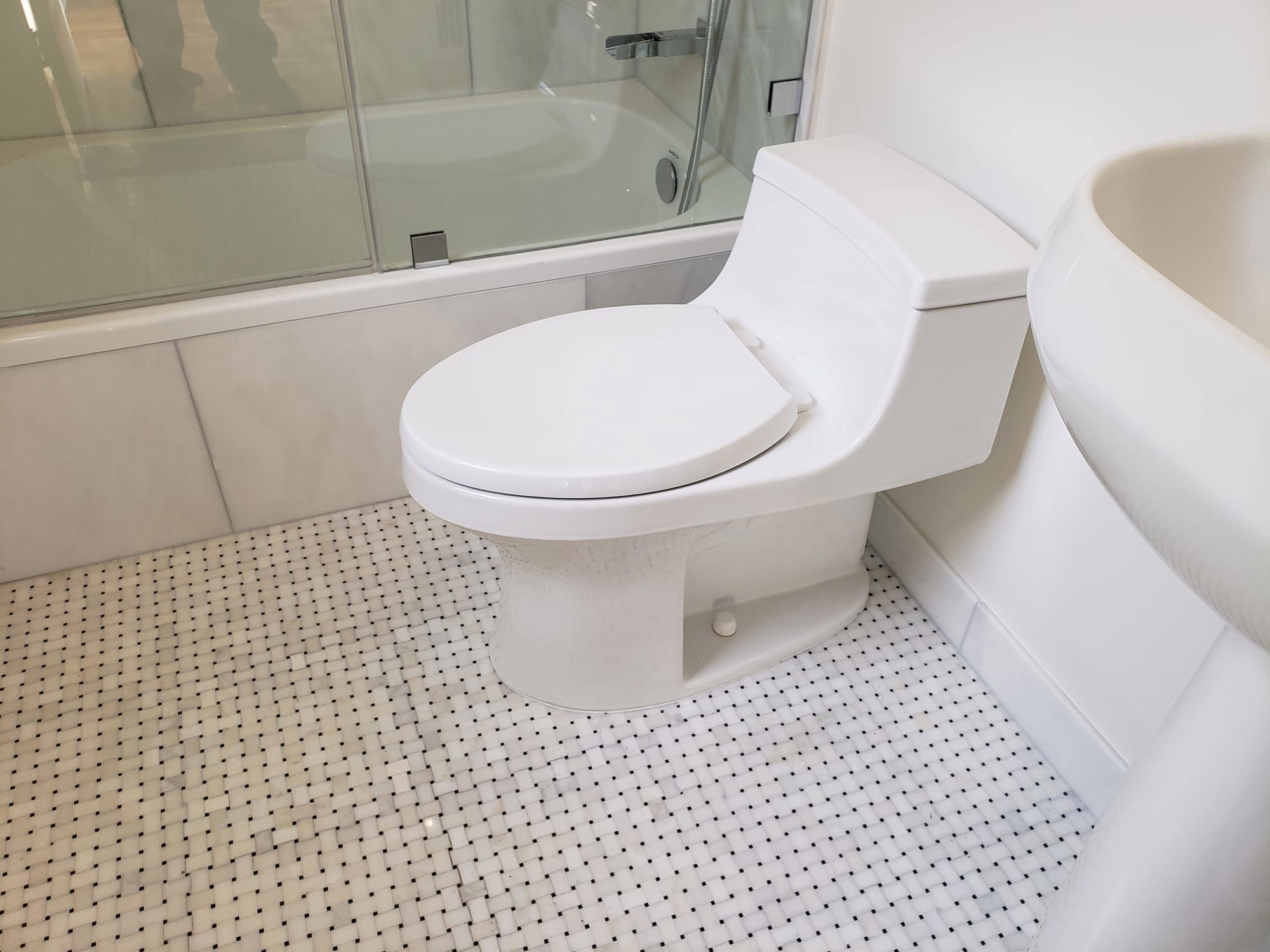 Popular Bathroom - Mark S.10/2019 90068 - LA