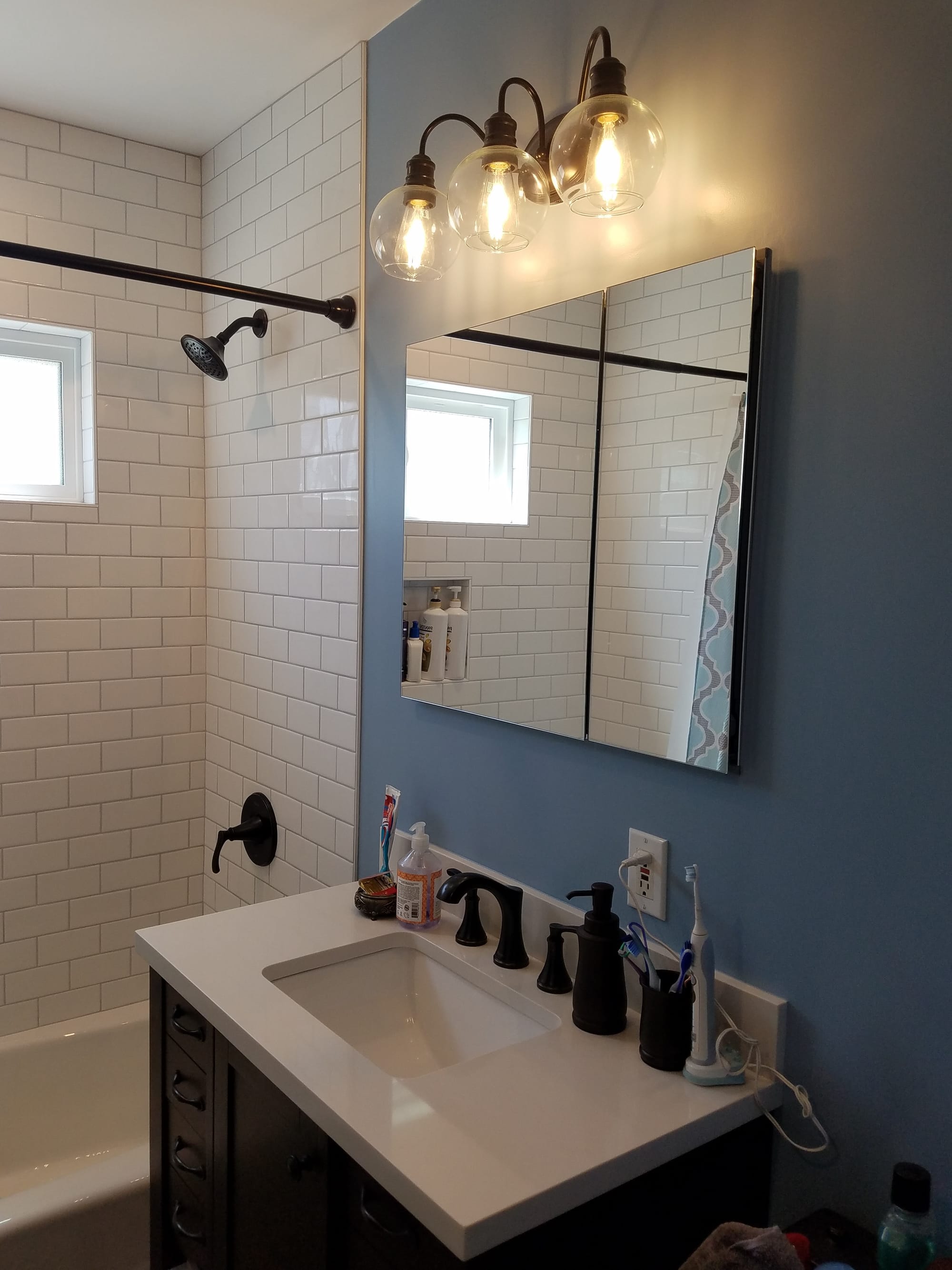 Popular Bathroom - Or M. & Robin 91335 - Reseda