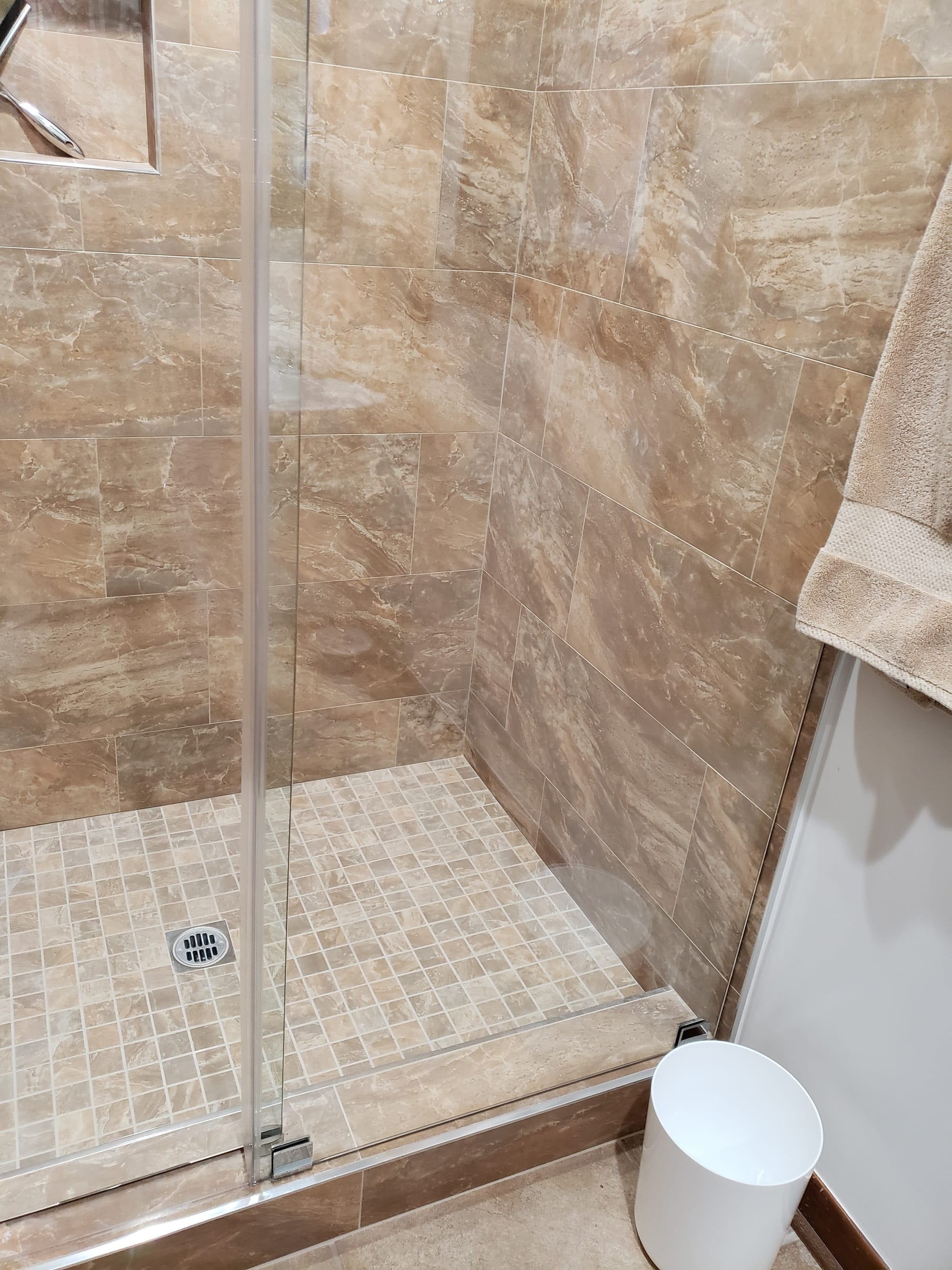 Popular Bathroom - Richard & Judy M. 91436