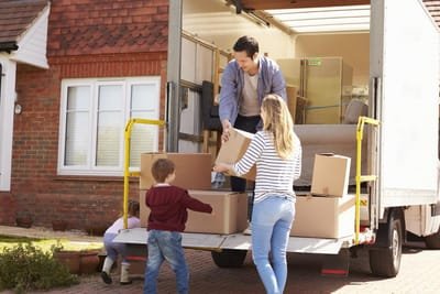 Advantages of Choosing to Hire a Professional Household Moving Company  image