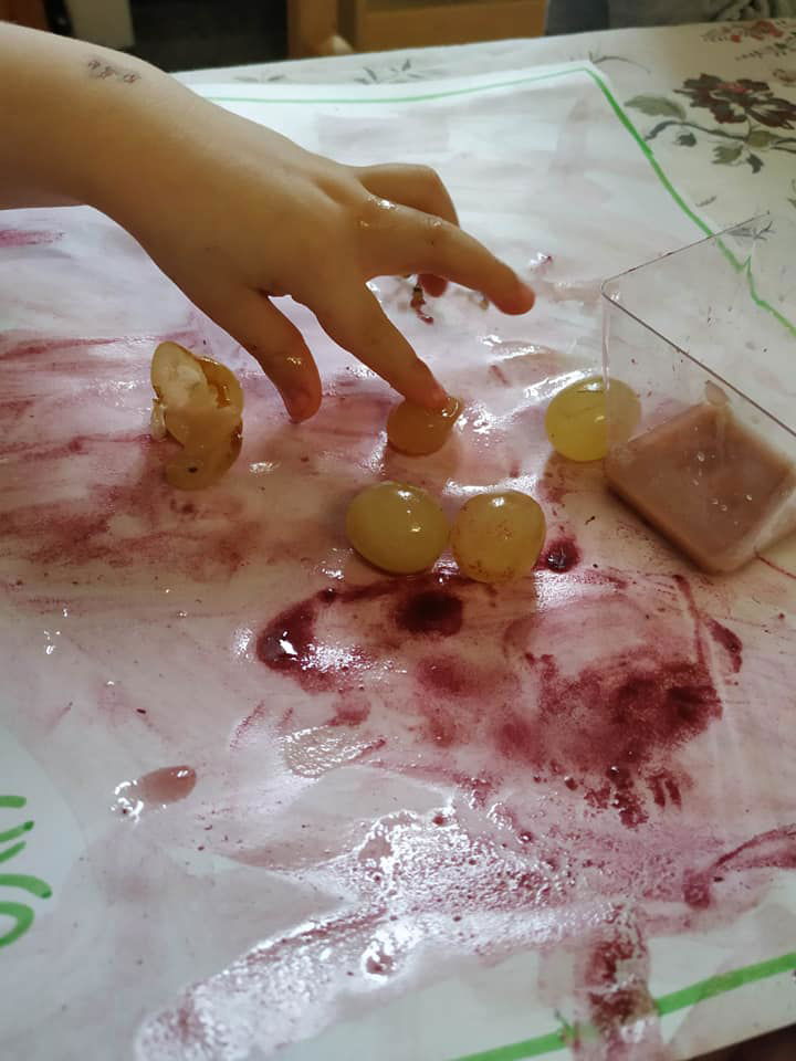 pittura con il succo d'uva