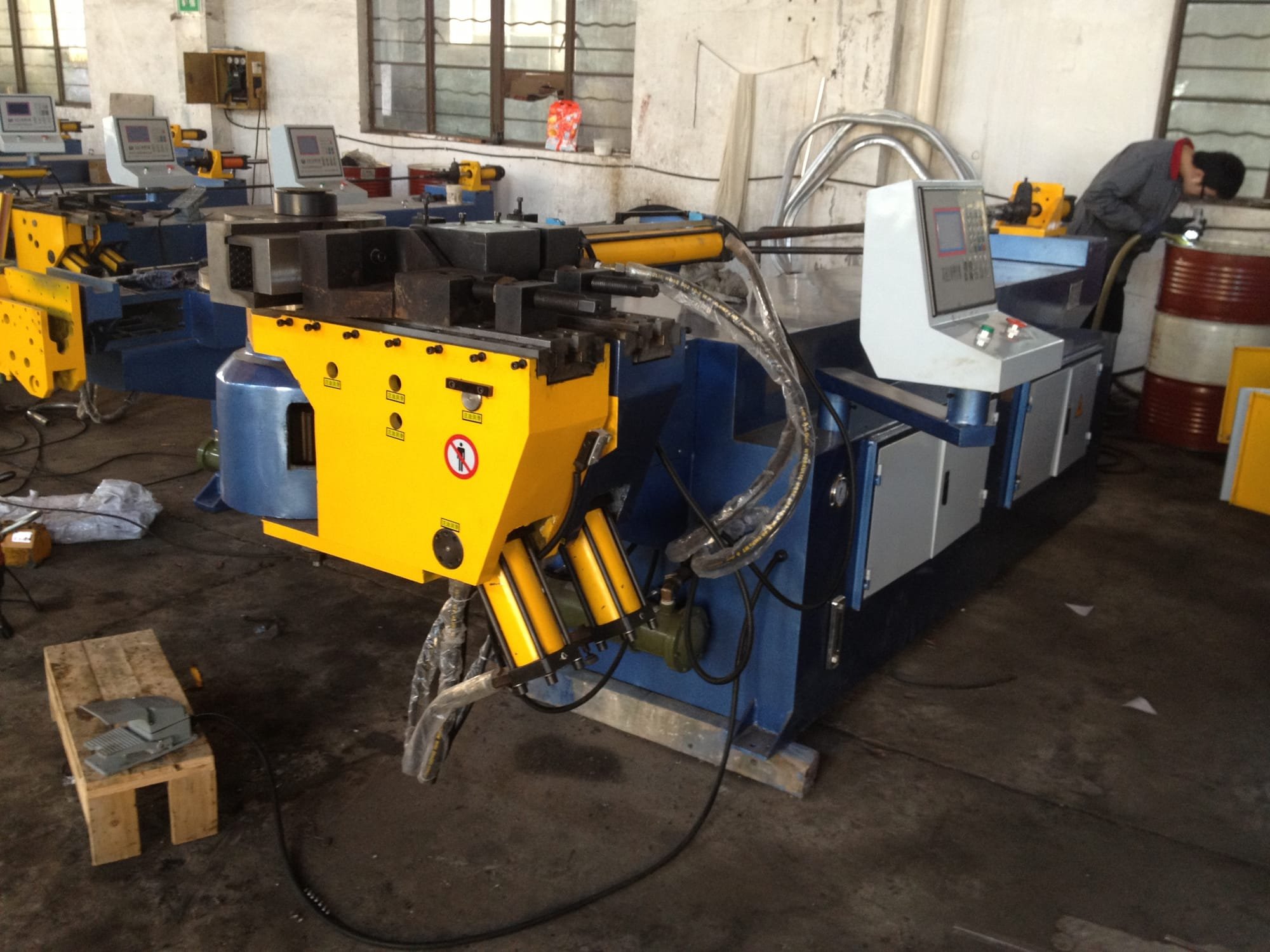 What are the models of hydraulic pipe bending machine?