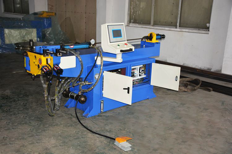Pipe bending machine design, force calculation of the pipe