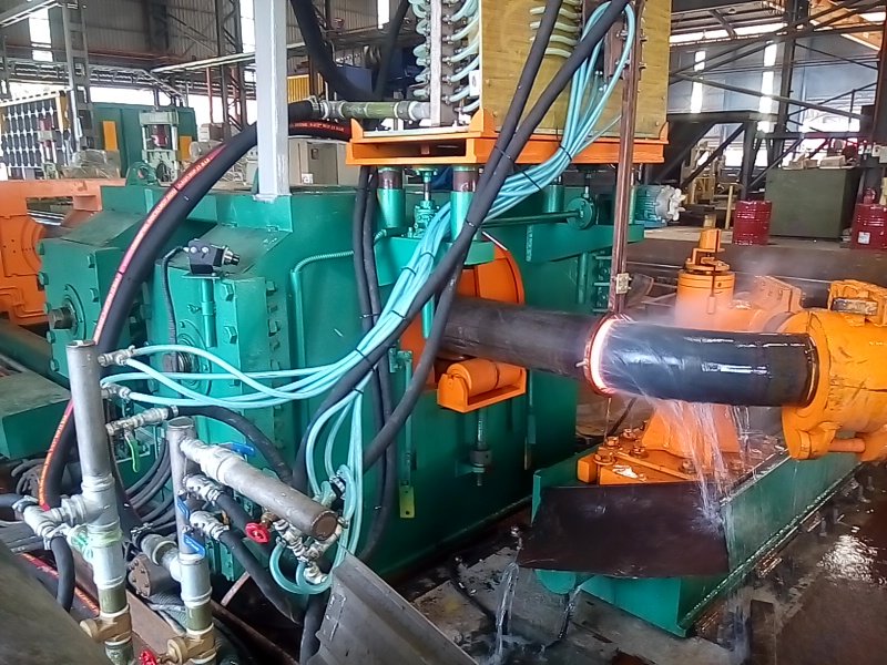 Induction Heating Pipe Bending Machine has automatic lubrication function inside the pipe
