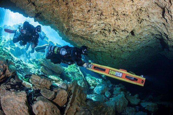 AUV يستكشف أكبر بحيرة تحت الأرض في العالم